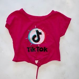 Girls tiktok t-shirt size s